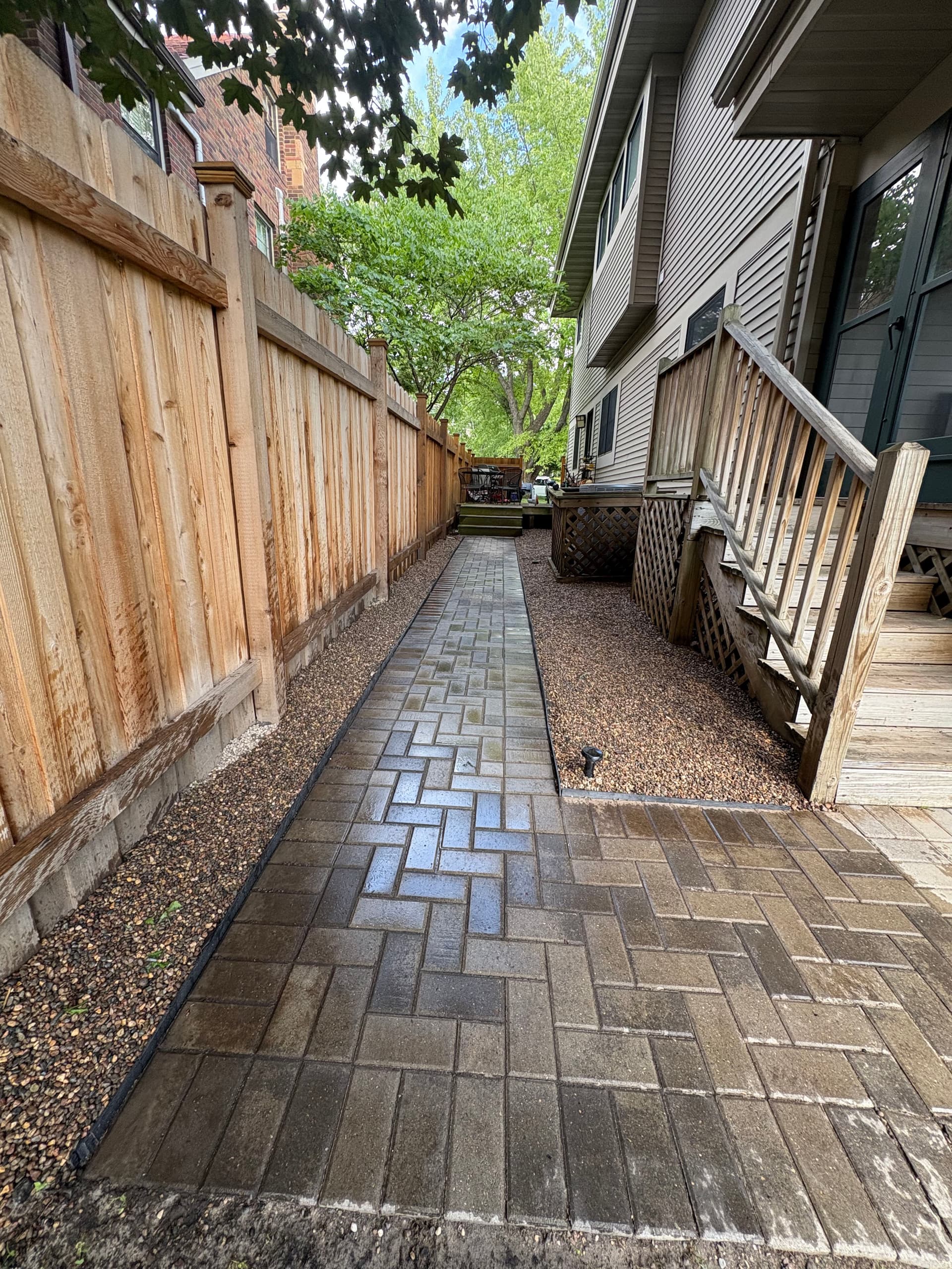 Gallery photos for Cedar Mulch, River Rock, and Fresh Plantings in Minneapolis: Image #1
