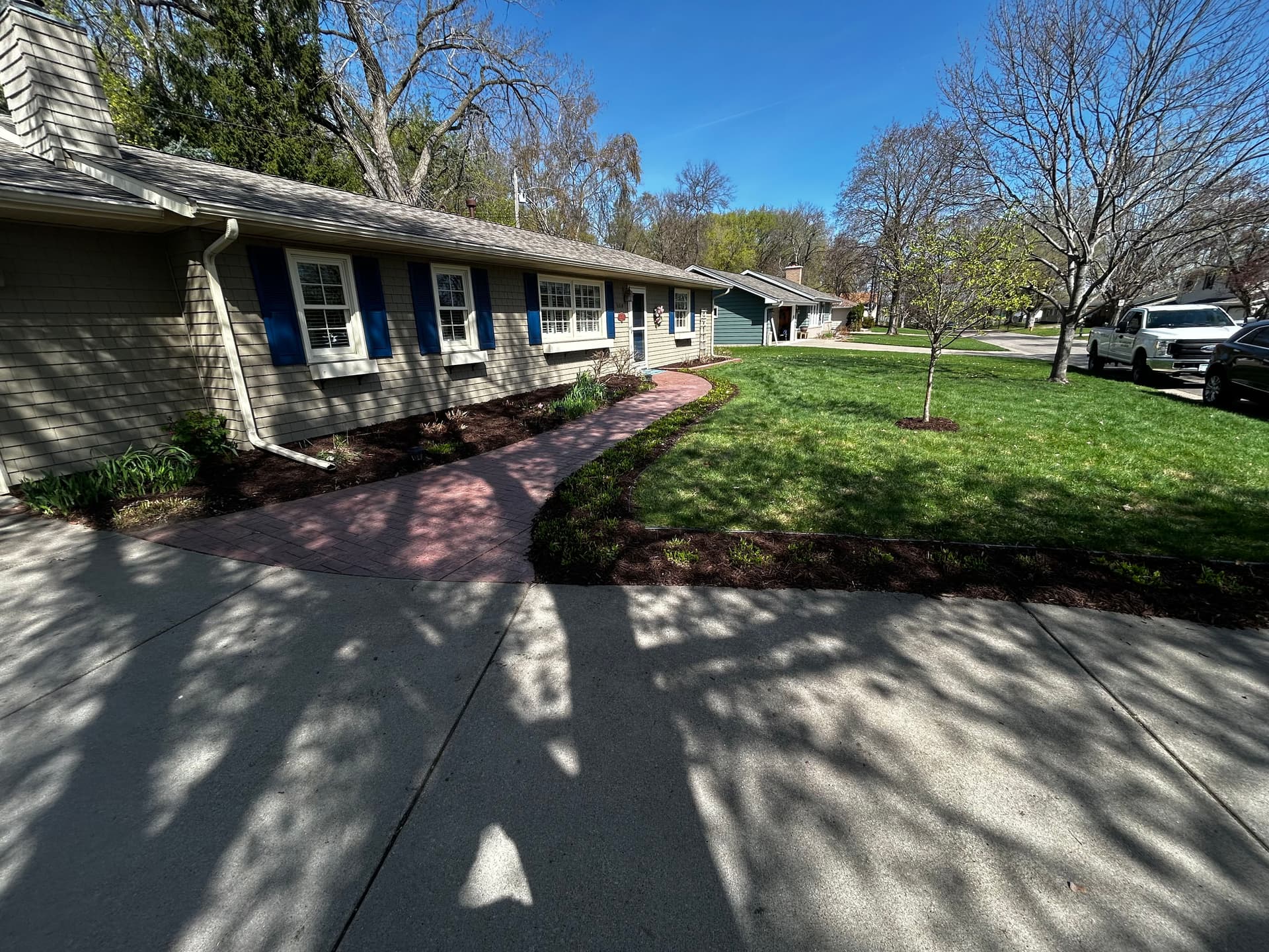 Gallery photos for 8+ Mulch and Landscaping Jobs Wrapped Across the Twin Cities: Image #1