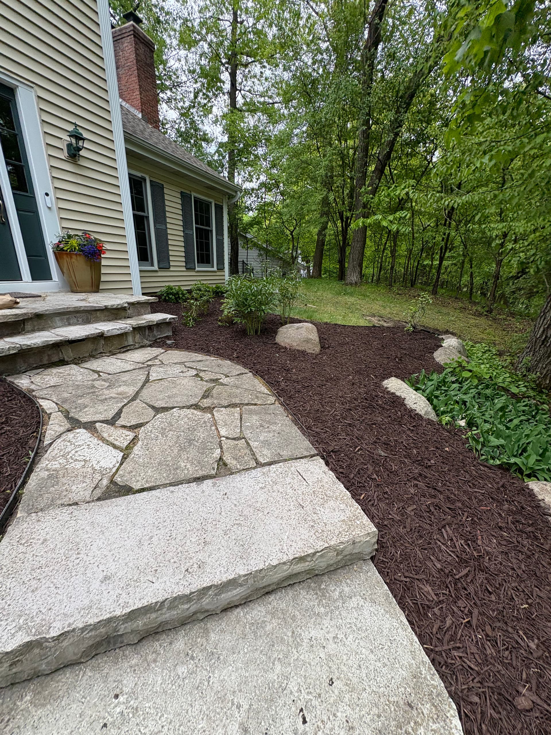 Gallery photos for Planting and Mulch Installation in Minnetonka: Image #2