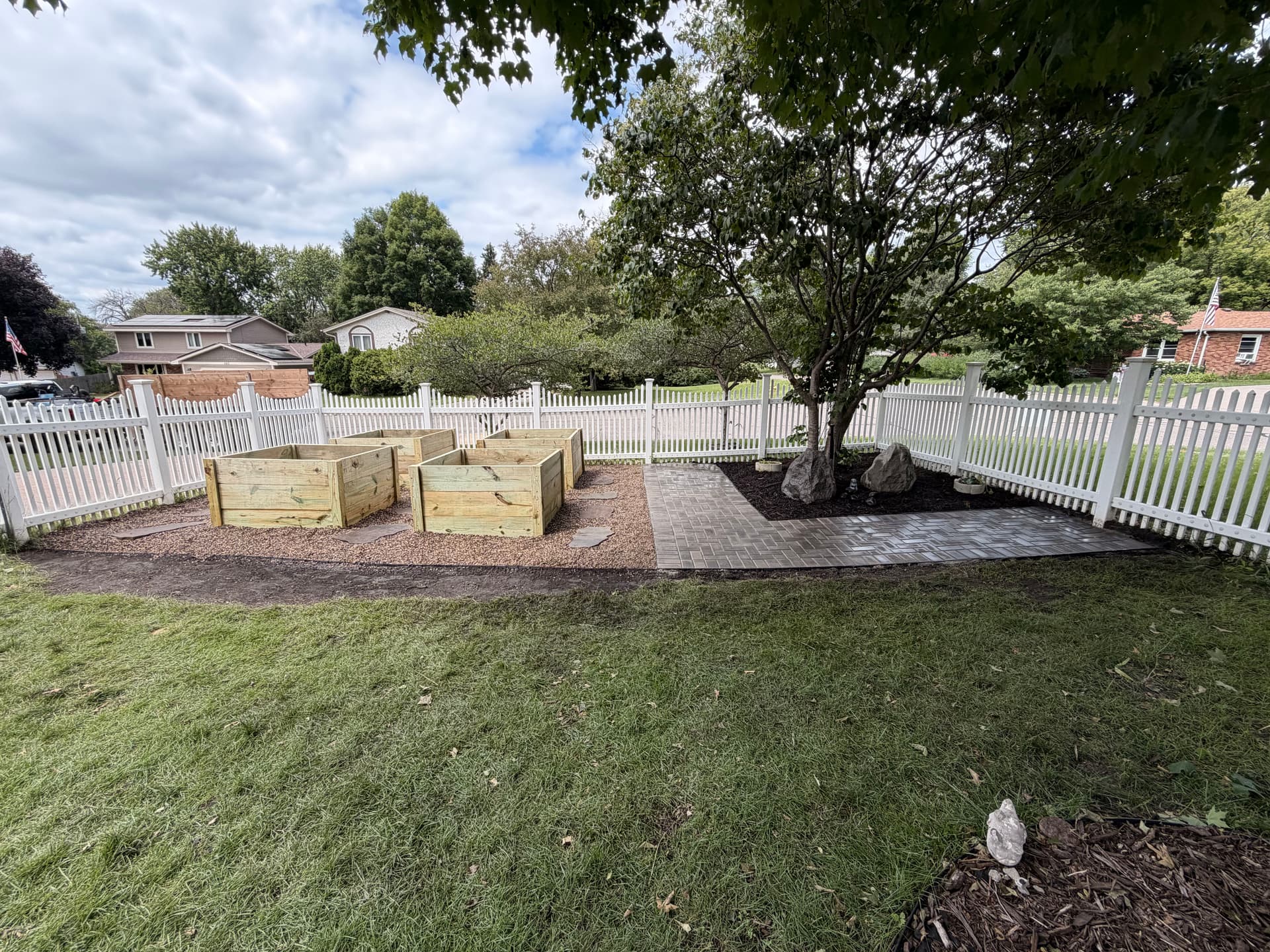 Gallery photos for Paver Walkway and Custom Planter Boxes Turn a Backyard Into a Garden Space: Image #5