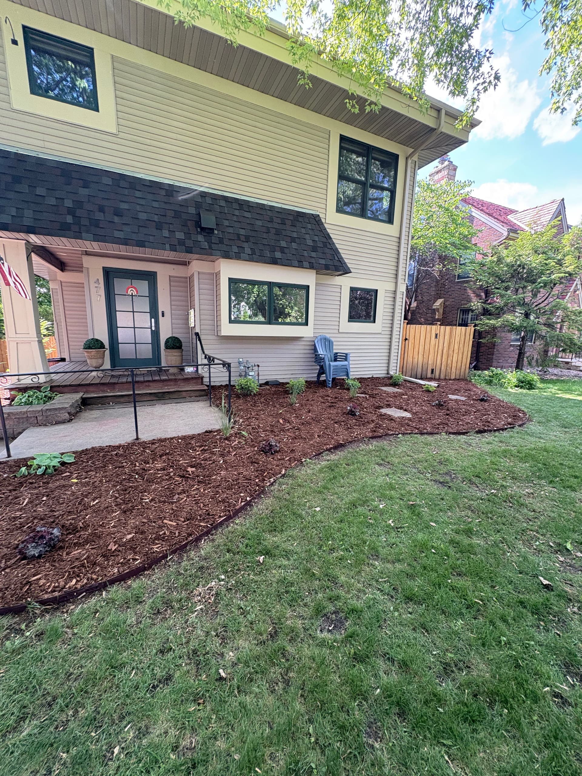 Gallery photos for Cedar Mulch, River Rock, and Fresh Plantings in Minneapolis: Image #2