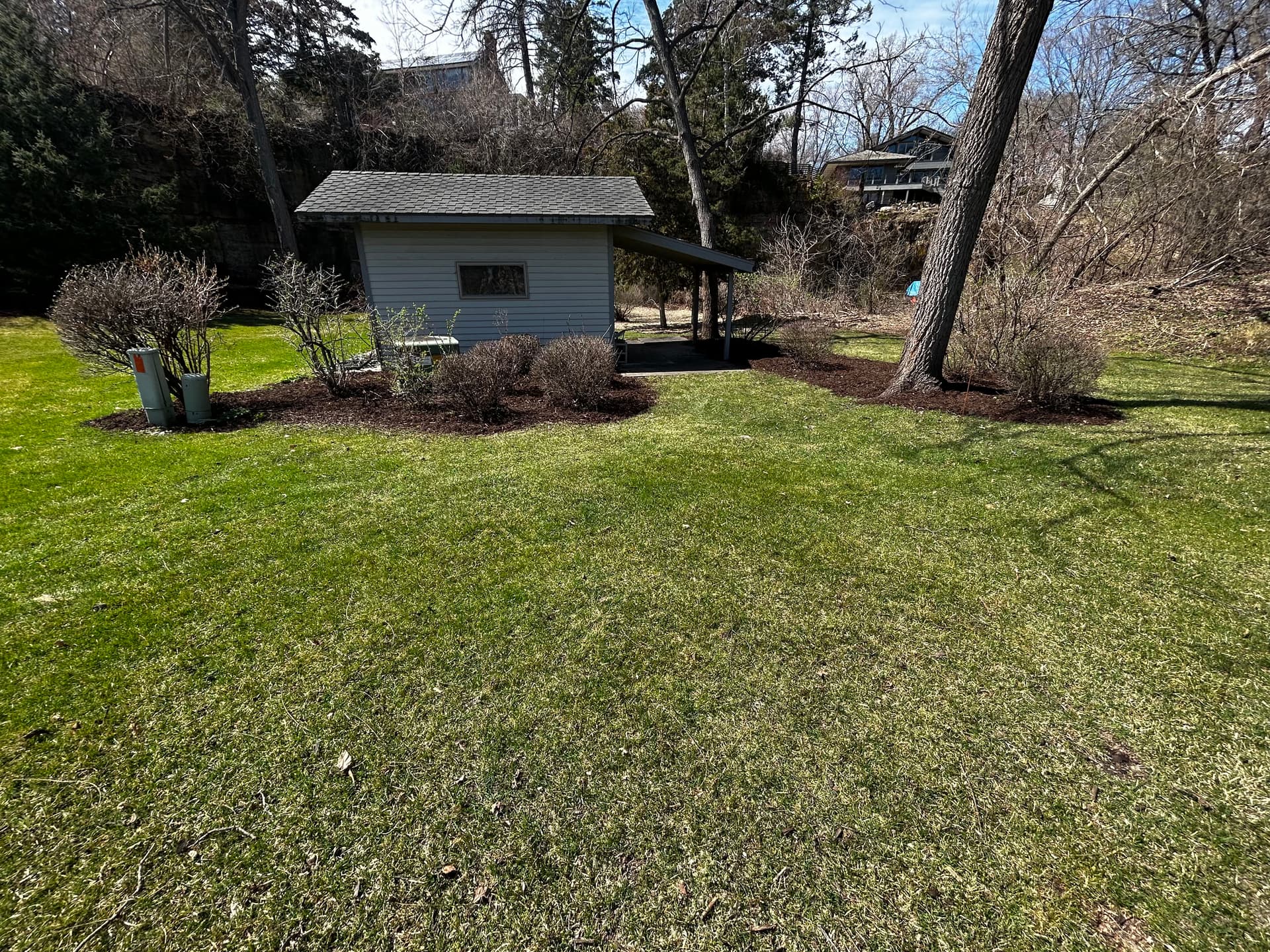 Gallery photos for Fresh Mulch Installations That Clean Up Fast in Stillwater MN: Image #3