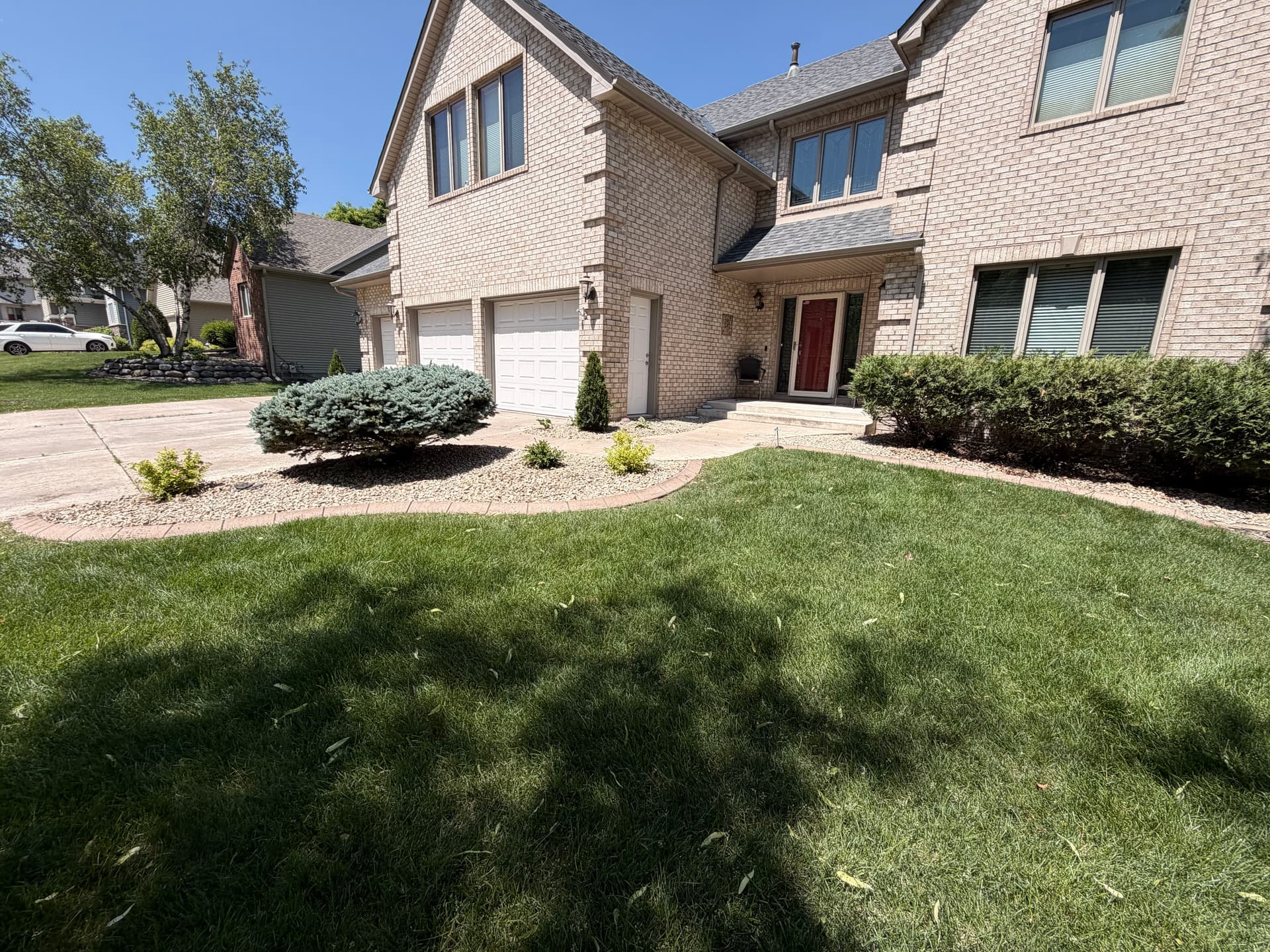 Gallery photos for Fresh Stone and New Shrubs That Actually Make Maintenance Easier: Image #1