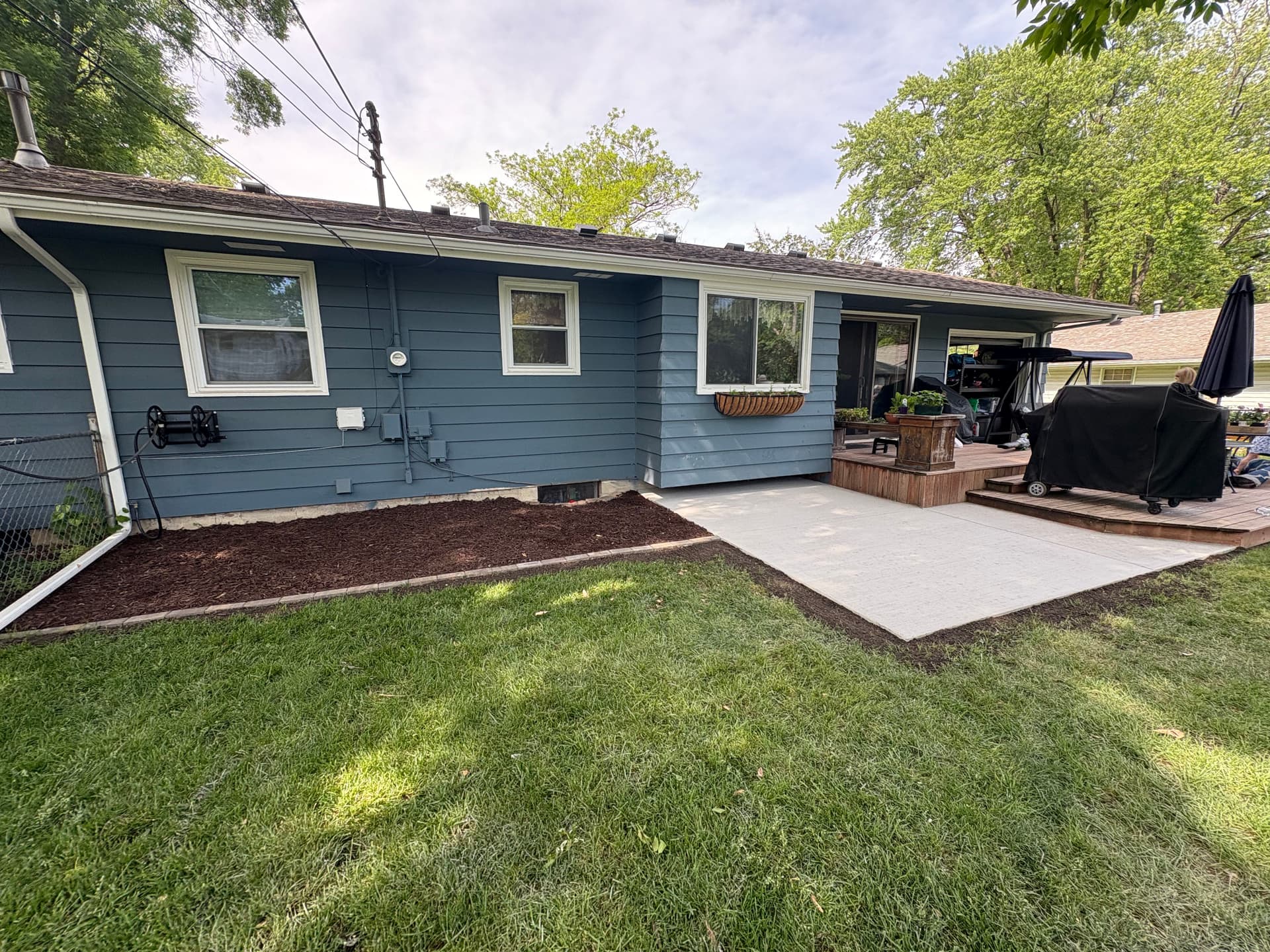 Gallery photos for Concrete Patio, Paver Edging, and Fresh Mulch Beds Done Right: Image #1